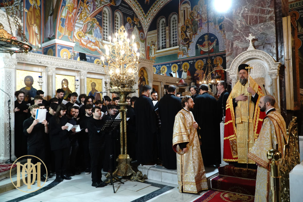 120 φοιτητές έψαλαν τον Ακάθιστο Ύμνο στη Θεσσαλονίκη
