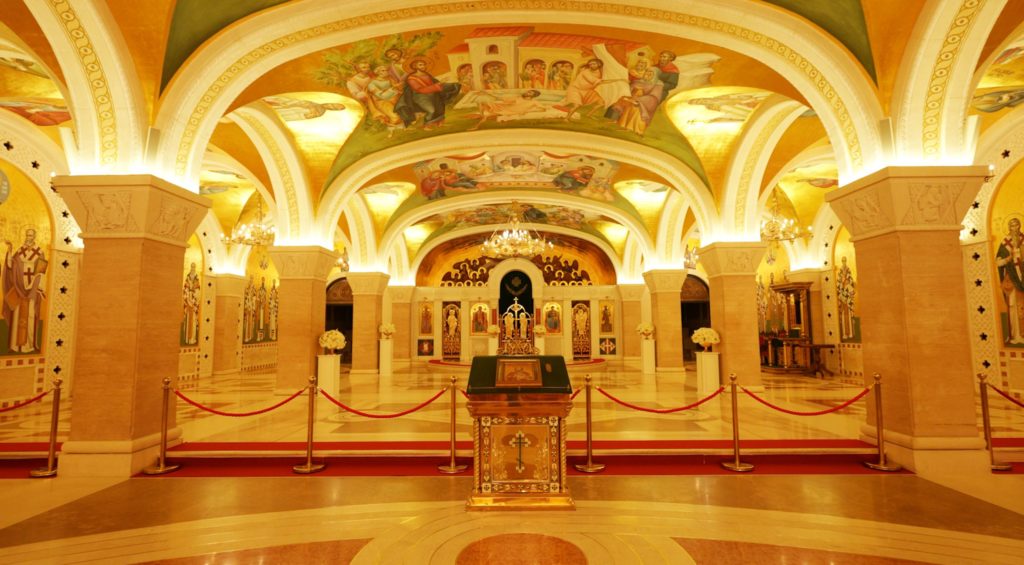 Низ предавања у крипти храма Светог Саве на Врачару