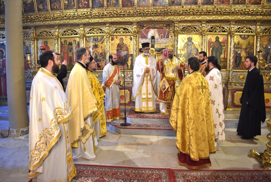 Χειροτονία Πρεσβυτέρου από τον Μητροπολίτη Μαρωνείας Παντελεήμονα