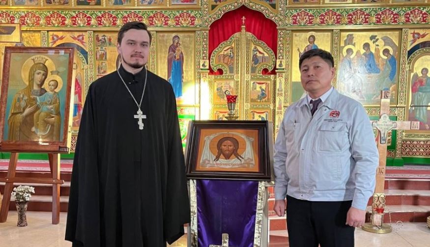 Мэр столицы Монголии посетил Свято-Троицкий храм Улан-Батора