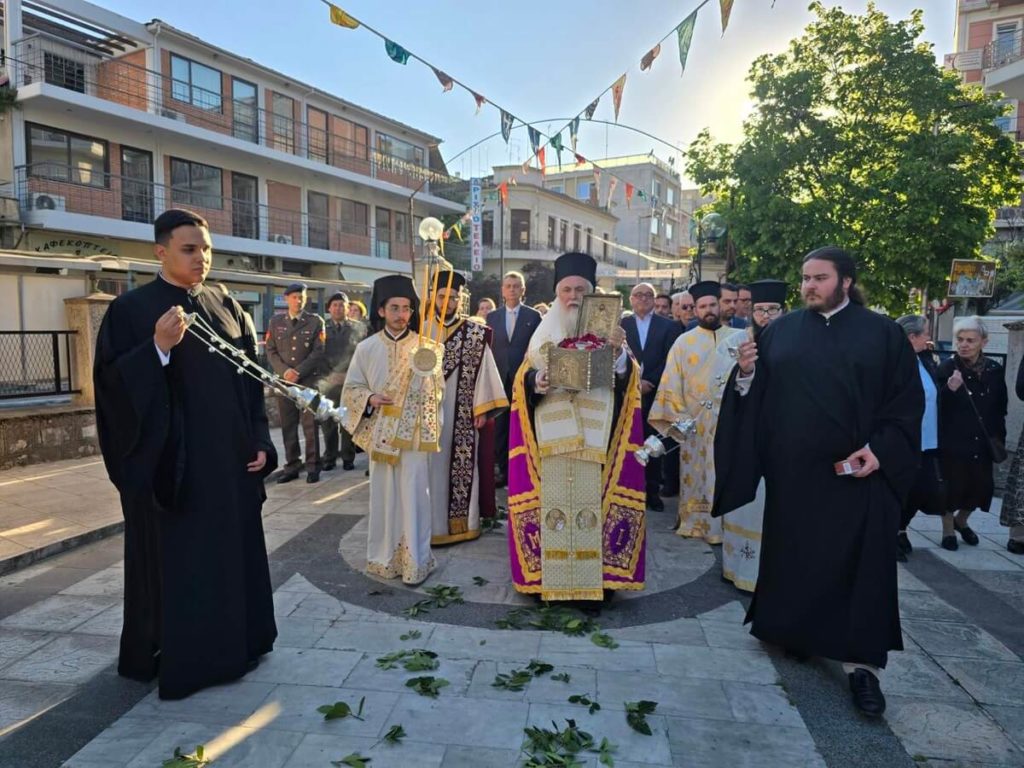 Λαμπρή υποδοχή της τιμίας κάρας του Αγίου Σεραφείμ στην Καρδίτσα