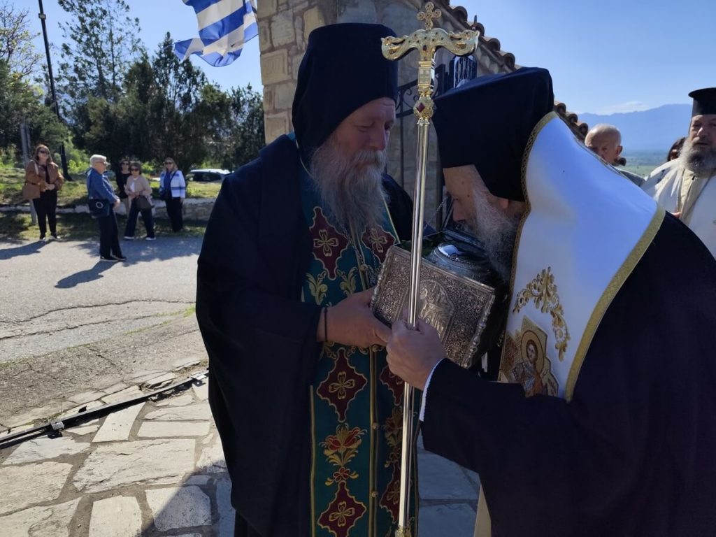 Με λαμπρότητα η μετακομιδή της τιμίας κάρας του Αγίου Σεραφείμ στο Φανάρι