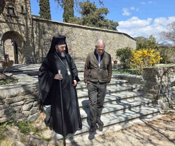 Επίσκεψη Υφυπουργού Εθνικής Άμυνας Θανάση Δαβάκη στην Ιερά Μονή Μολυβδοσκεπάστου