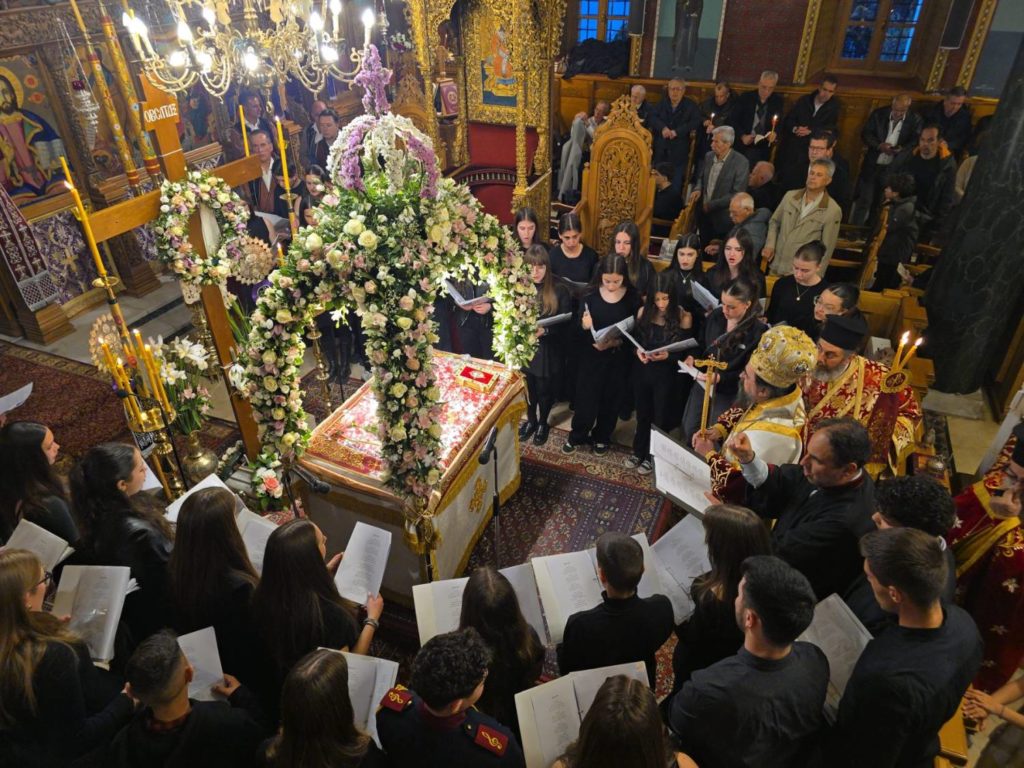 Οι ακολουθίες των Παθών, της Αποκαθηλώσεως και του Ιερού Επιταφίου στην Ι.Μ. Καστορίας