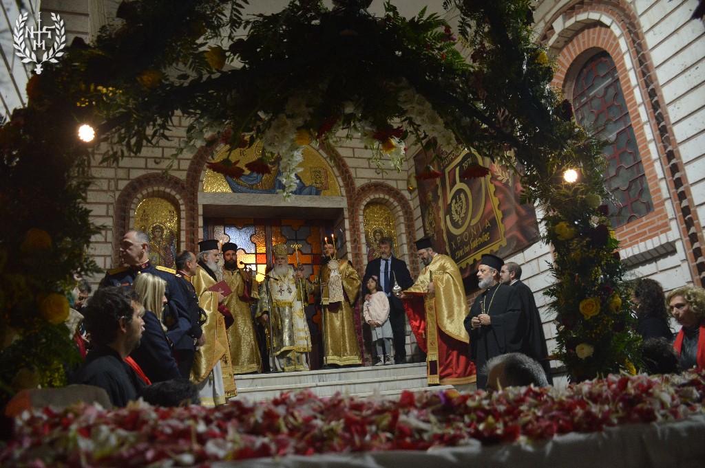 Μήνυμα Αναστάσεως από τον Νεαπόλεως Βαρνάβα: «Ας είναι αυτή η λιτανεία ανάσταση για τον καθένα μας!»