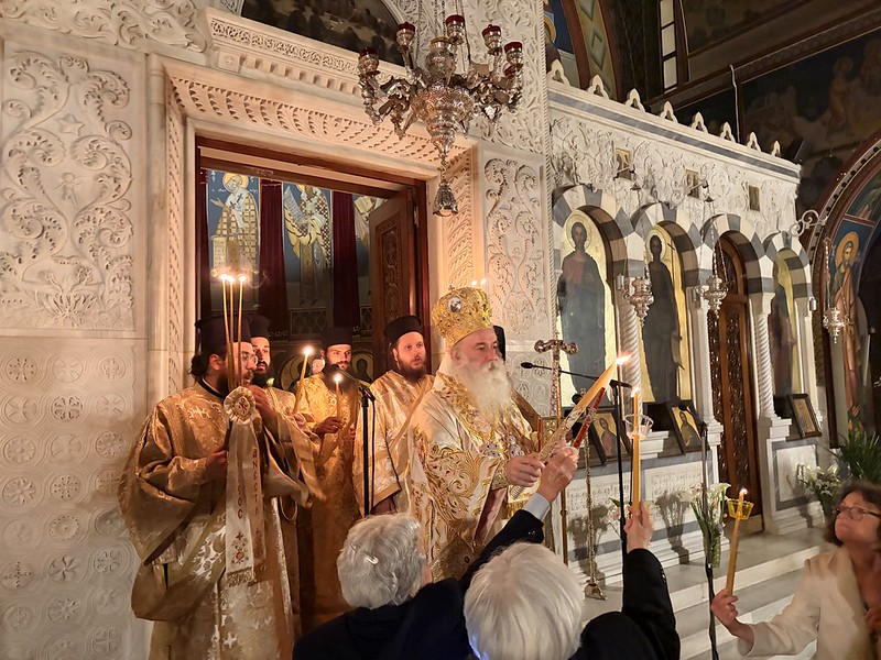 Η Ακολουθία της Αναστάσεως στην Ιερά Μητρόπολη Κορίνθου