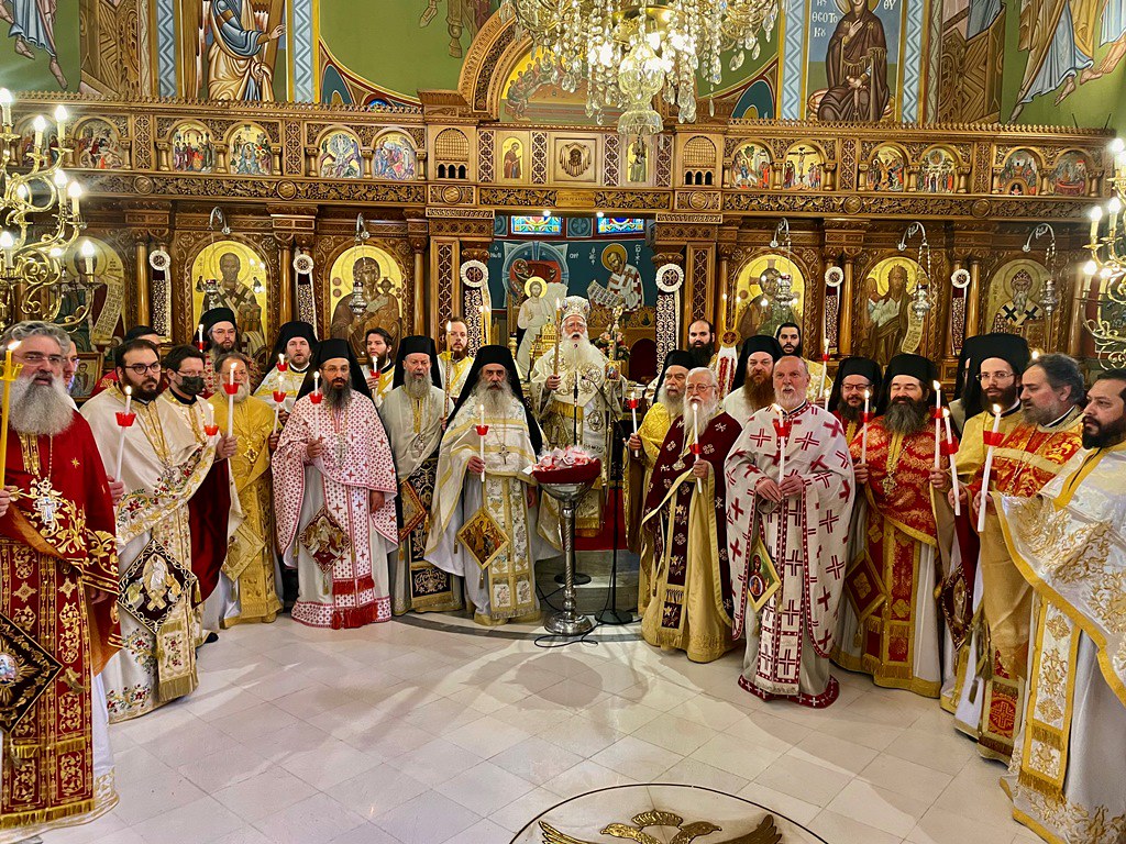 Υποδοχή Αγίου Φωτός, Ανάσταση και Εσπερινός της Αγάπης στην Ιερά Μητρόπολη Δημητριάδος