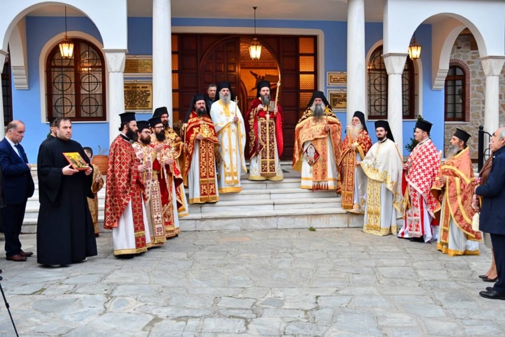 Με λαμπρότητα στην Αρναία ο Εσπερινός της Αγάπης