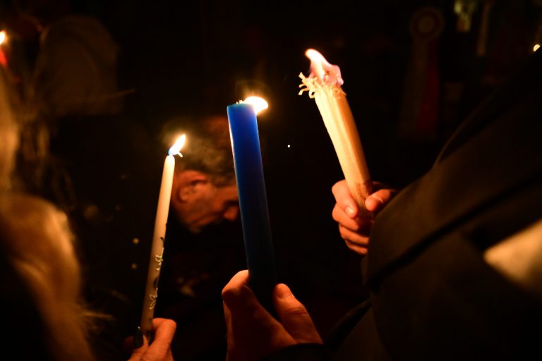 Υφυπουργός Εξωτερικών: Θα γίνει η μεταφορά του Αγίου Φωτός στην Αθήνα – Είναι η «ψυχή» των Ελλήνων