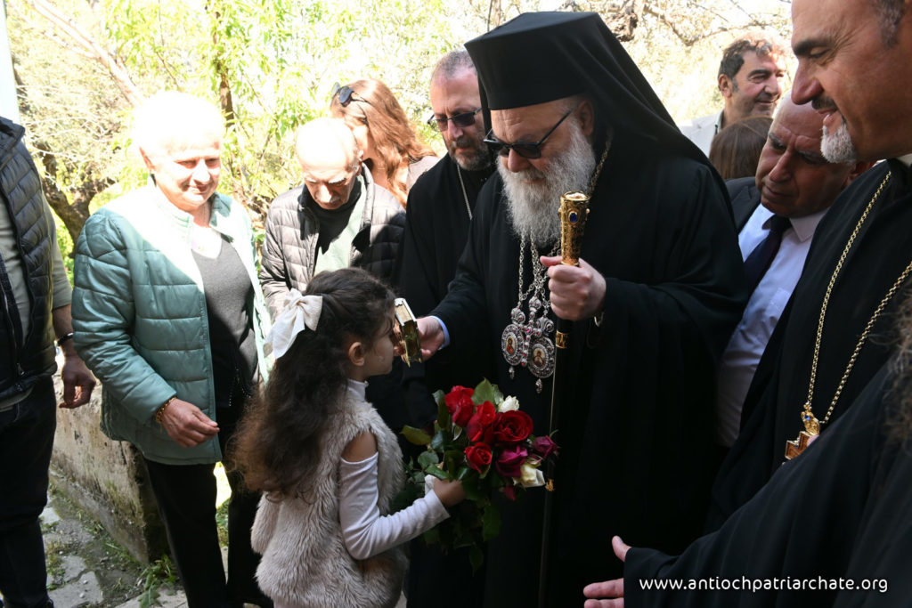 Patriarch John X addressing the people of İskenderun (Gneido): “You are in the heart of the Church of Antioch, both witness and martyr.”