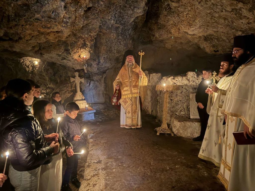 Αρχιερατική Θεία Λειτουργία στον Άγιο Αντώνιο στο Βένι