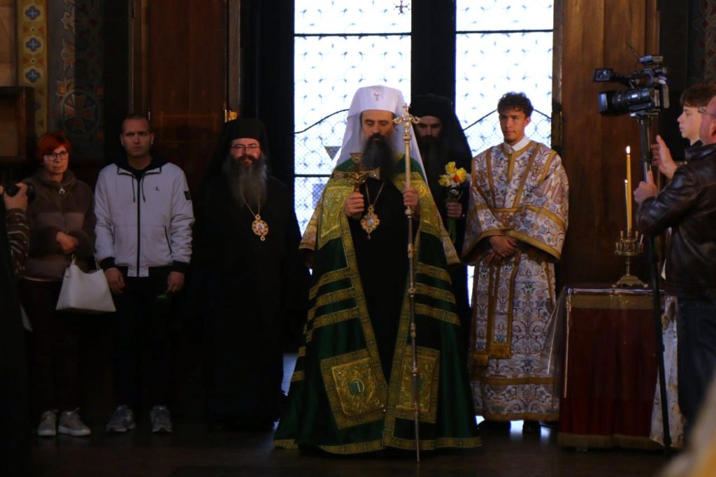 Настоятель Подворья Русской Церкви в Софии принял участие в Пасхальной вечерне в соборе святой великомученицы Недели