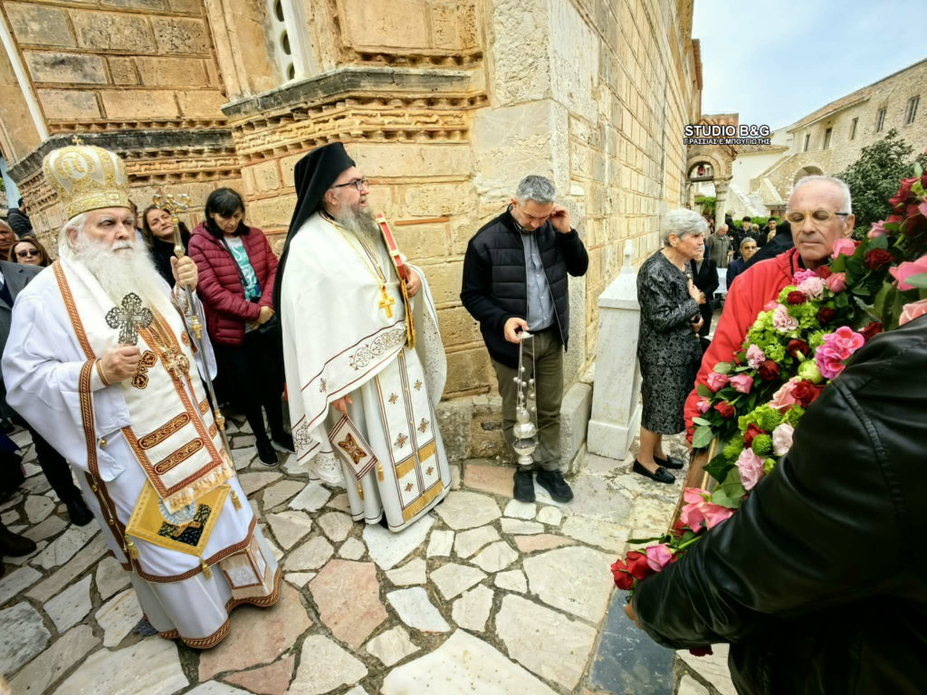 Ναύπλιο: Η περιφορά της θαυματουργής εικόνας της Ζωοδόχου Πηγής στην ιστορική “Αγία Μονή”