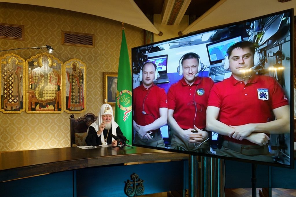 В праздник Пасхи состоялся телемост Святейшего Патриарха Кирилла с членами экипажа Международной космической станции