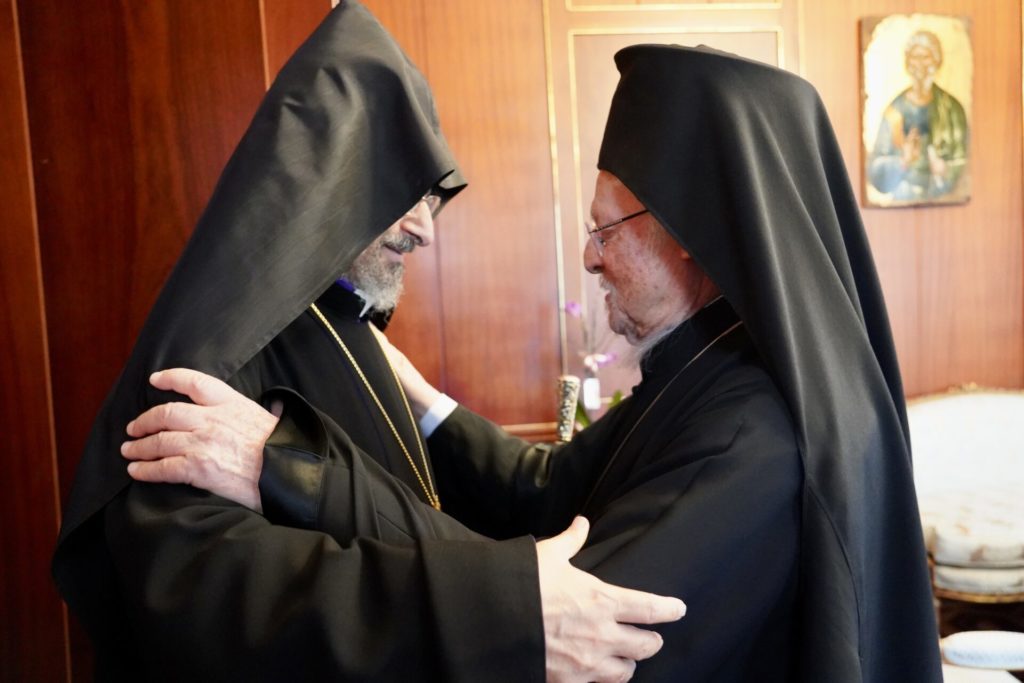 Πασχάλιες ευχές στον Οικουμενικό Πατριάρχη από τον Πατριάρχη των εν Τουρκία Αρμενίων και τον Αρχηγό του CHP