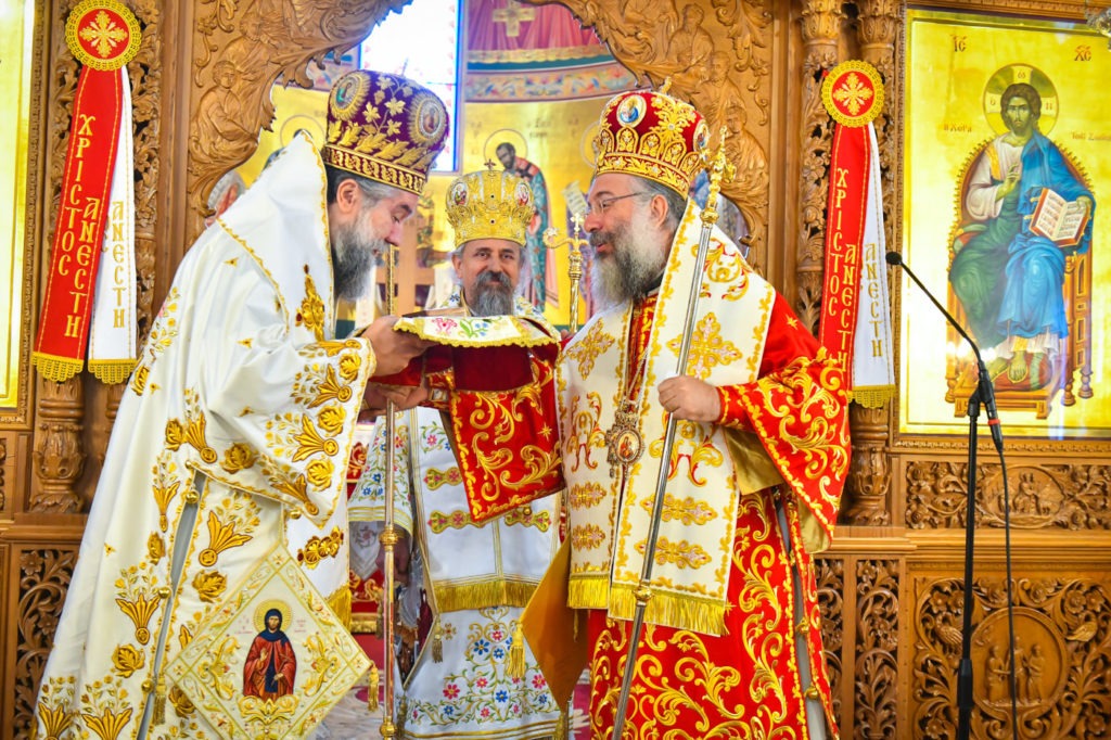 Ρεθύμνης Πρόδρομος: «Το Καρπενήσι, σήμερα, την Κρήτη ανταμώνει και στην Μακεδονία μας τις προσευχές ενώνει»