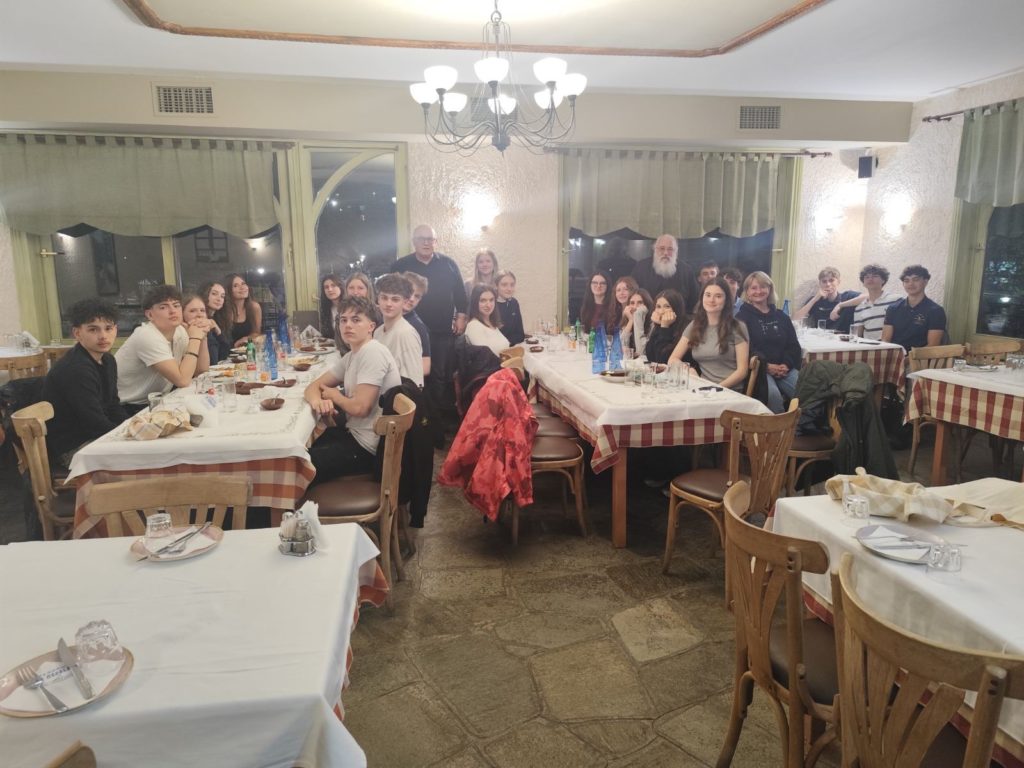 O Επίσκοπος Πολυστύλου υποδέχθηκε μαθητές του Ευρωπαικού Σχολείου Βρυξελλών 3