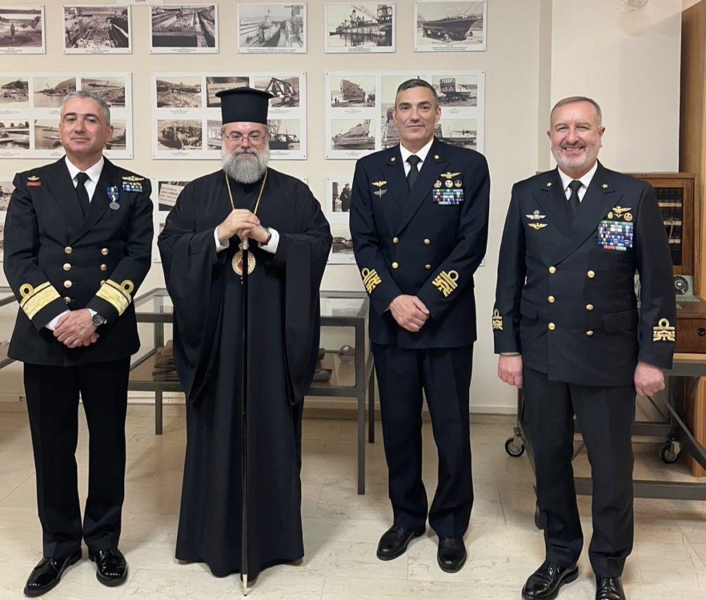 Το Πεδίο Βολής Κρήτης και το Ναύσταθμο Χανίων επισκέφθηκε ο Κυδωνίας Τίτος