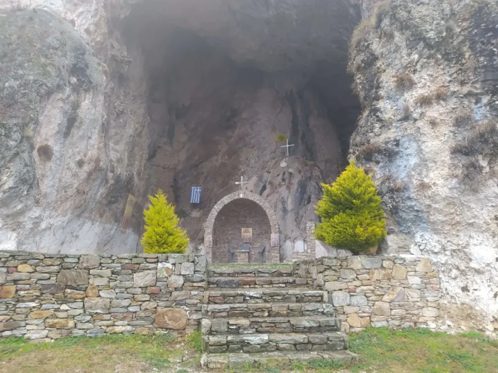 Σπηλιά της Αναλήψεως στο Αχλαδοχώρι Σερρών: ένα μυστηριώδες σπήλαιο με άγνωστη ιστορία