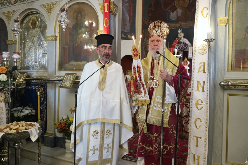 Αρχιερατική ιερουργία και Χειροτονία Πρεσβυτέρου στον Άγιο Νικόλαο Γαυρίου Άνδρου