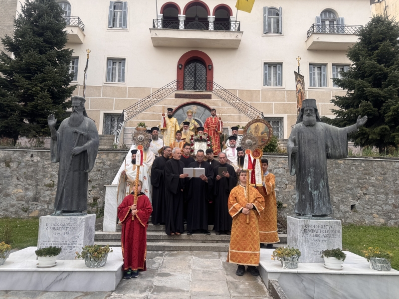 Με κατάνυξη και λαμπρότητα ο Εσπερινός της Αγάπης στο Μητροπολιτικό Ναό Γρεβενών