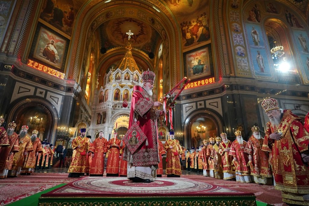 В праздник Светлого Христова Воскресения Святейший Патриарх Кирилл совершил Пасхальную великую вечерню в Храме Христа Спасителя