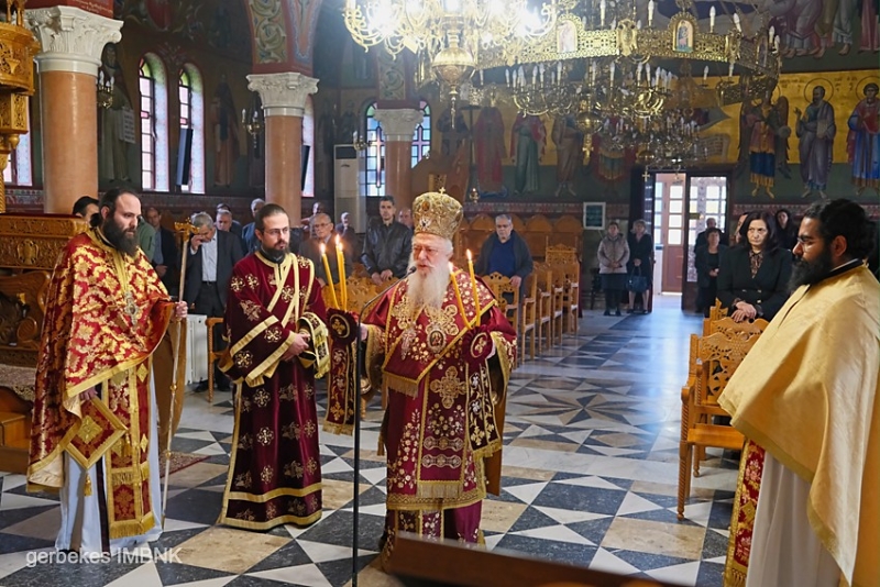 Αρχιερατική Θ. Λειτουργία στην Ι.Μ. Αγίας Κυριακής Λουτρού