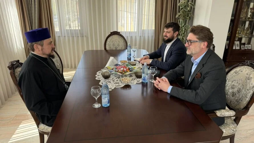 Episcopul Veniamin s-a întâlnit cu Ambasadorul României în Republica Moldova