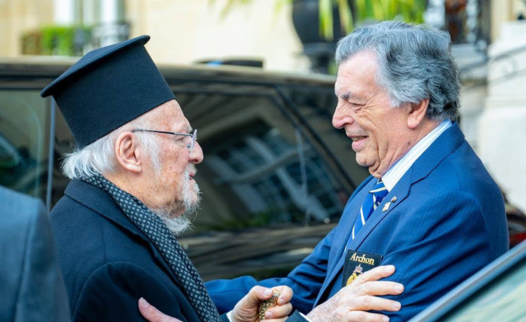 ‎اقام حضرة الأرخون أنيستيس أرنوبولو عشاء على شرف قداسة البطريرك ب