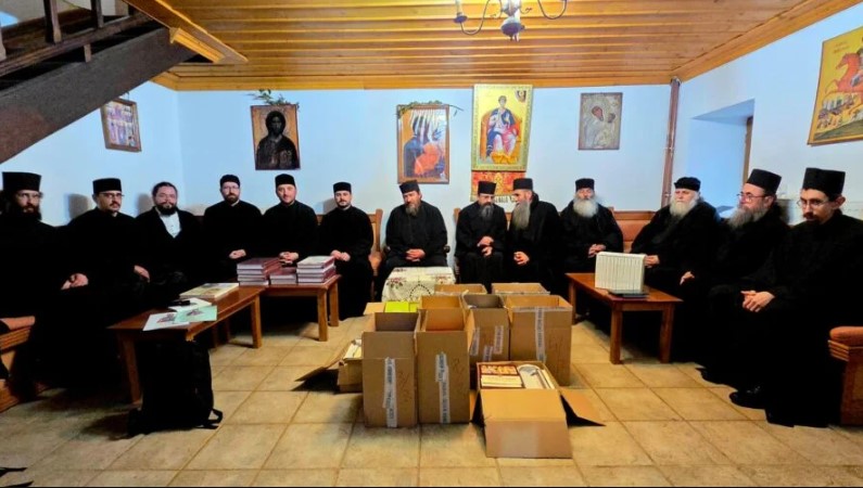 Ο Πατριάρχης Ρουμανίας πρόσφερε δώρα στις ρουμανικές μοναστικές κοινότητες του Αγίου Όρους