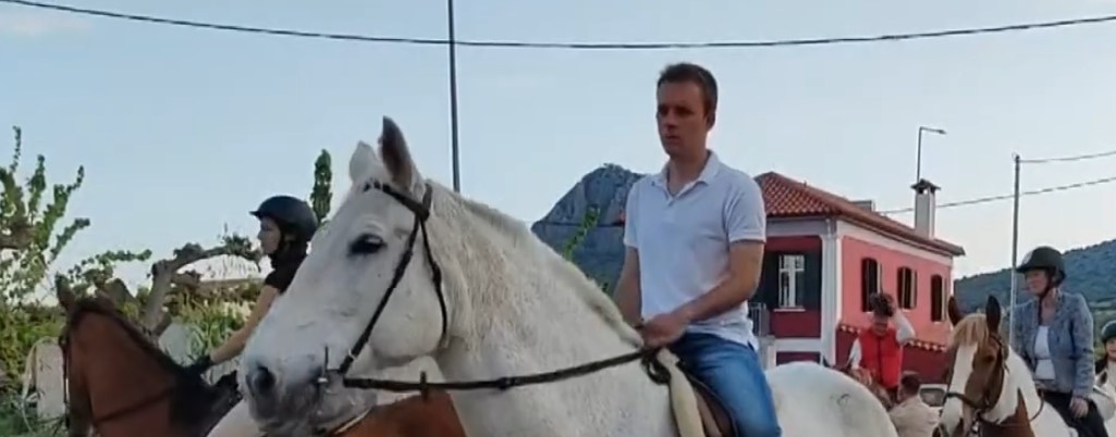 Ναύπλιο: Εορτασμός του Αγίου Γεωργίου με άλογα (ΒΙΝΤΕΟ)