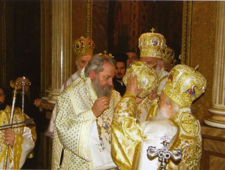 Χειροτονία, χειροθεσία και κουρά