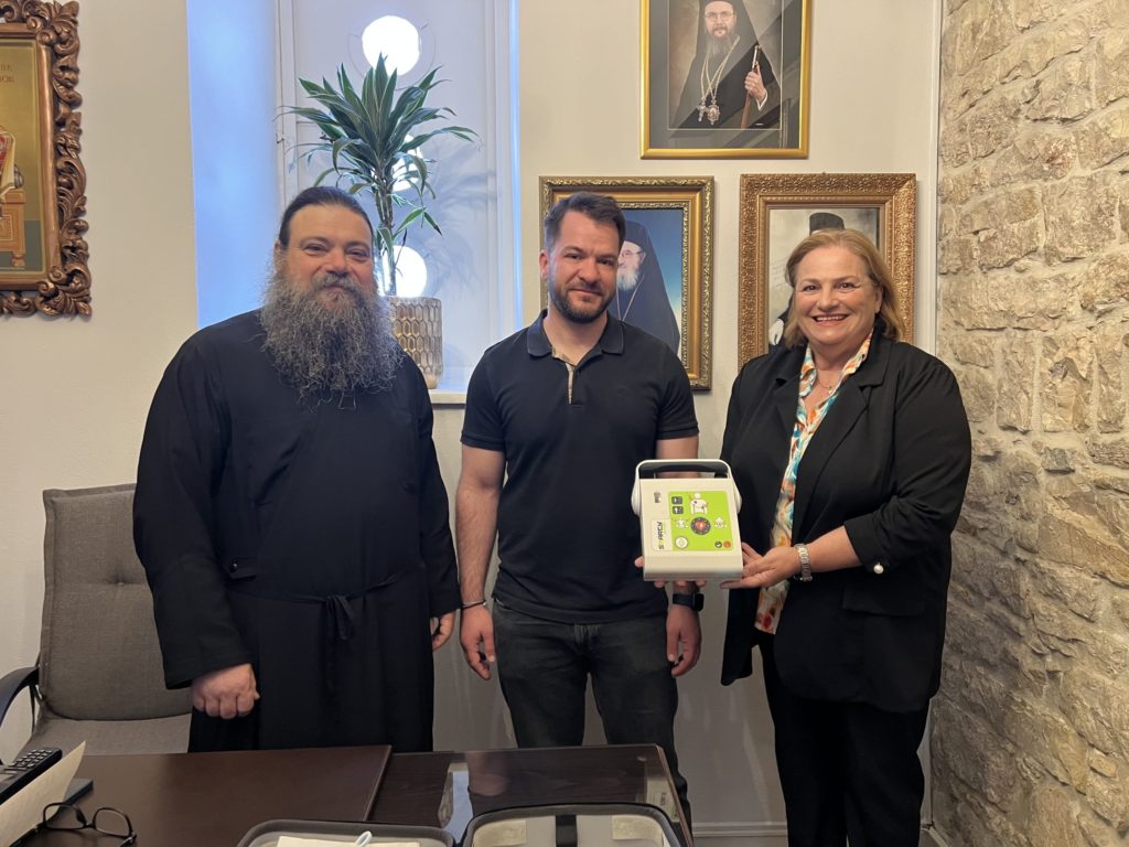 Παράδοση απινιδωτή στον Ιερό Μητροπολιτικό Ναό Αγίου Σπυρίδωνος Μεσολογγίου εν όψει της άφιξης της εικόνας «Άξιον Εστί»