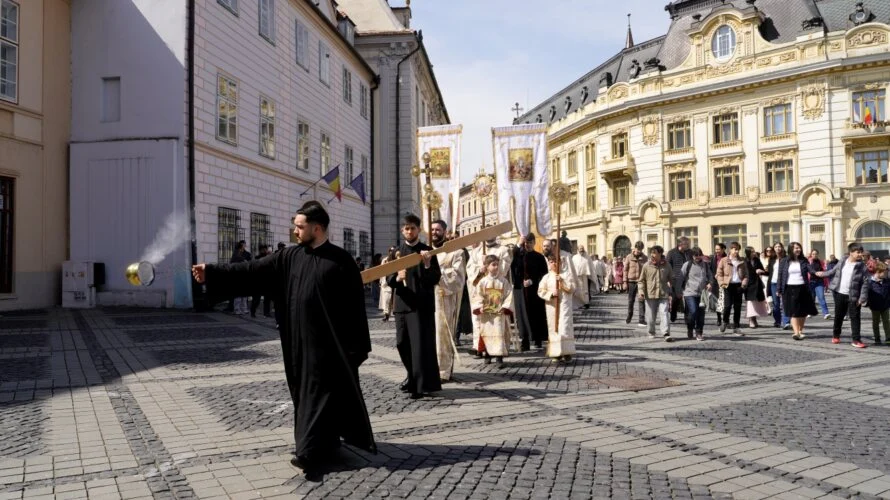 Moaștele Sfântului Andrei Șaguna, purtate în Procesiunea Învierii, de la Sibiu