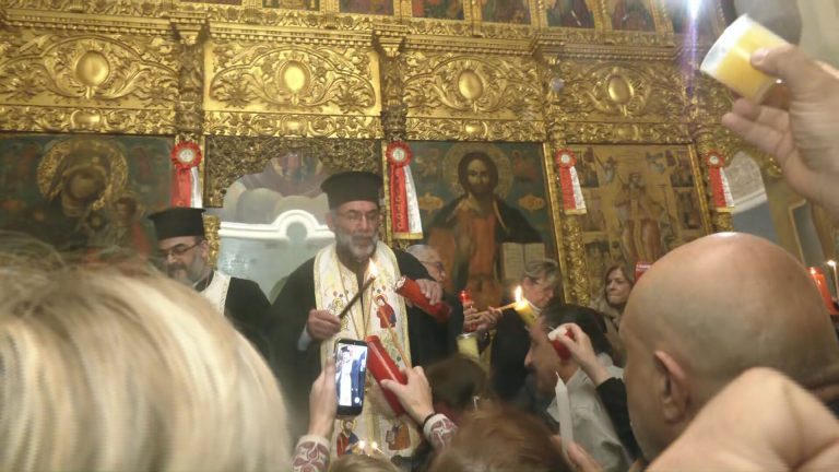 Συγκίνηση στη Βηρυτό: Το Άγιο Φως έφτασε μέσα στις φλόγες του πολέμου