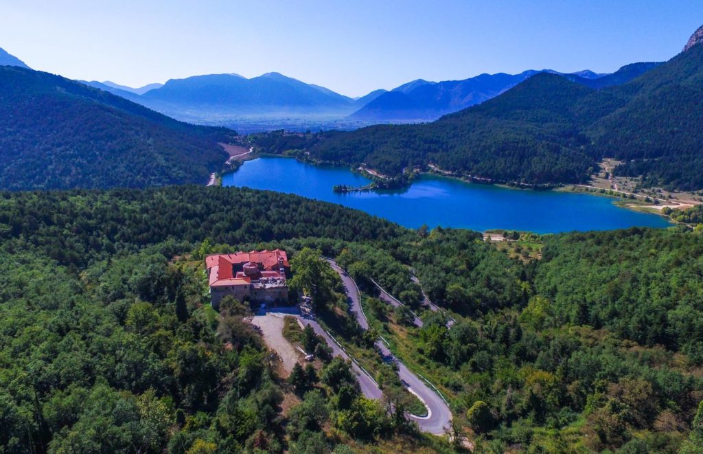 Ιερά Μονή Αγίου Γεωργίου Φενεού Κορινθίας – Ένα ιστορικό μοναστήρι της Πελοποννήσου    