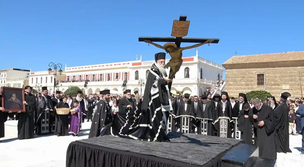 Η λιτάνευση του Εσταυρωμένου στη Ζάκυνθο