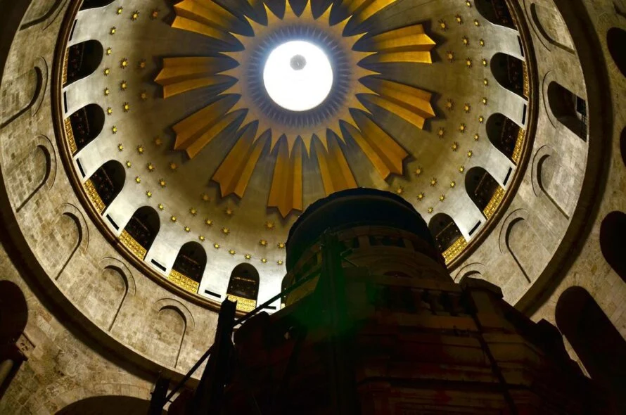 Biserica Sfântului Mormânt a fost redeschisă: Credincioșii ar putea participa la ceremonia primirii Sf. Lumini