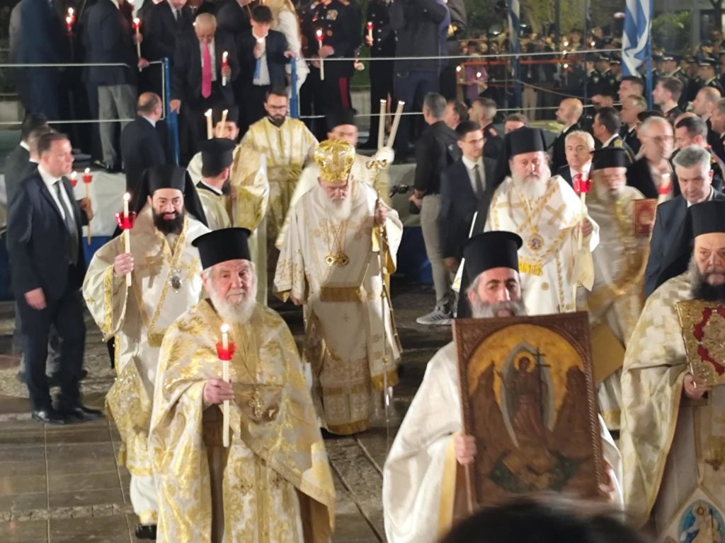 Ηθική έξαρση για την Ανάσταση του Χριστού, στην Μητρόπολη Αθηνών