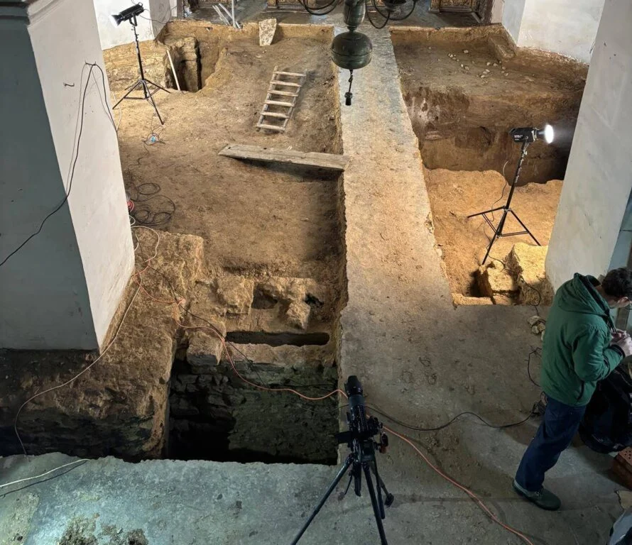 Arheologii confirmă existența unui vechi cimitir în jurul Bisericii „Sfinții Atanasie și Chiril” din Iași