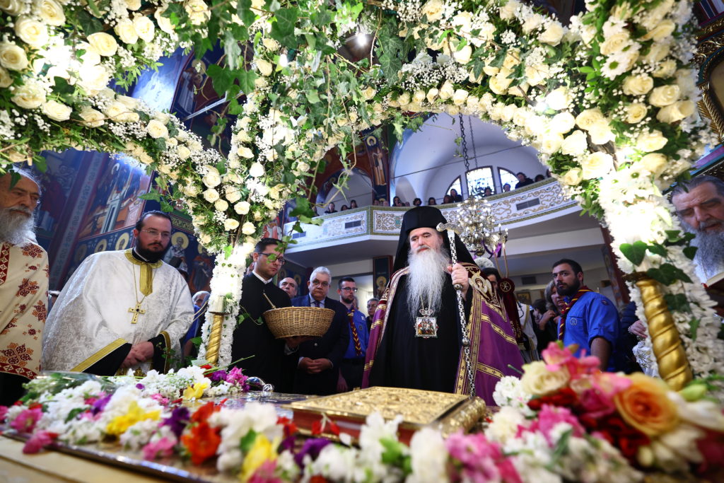 Καλαμαριά: Συγκίνηση και κατάνυξη στην Ακολουθία της Αποκαθήλωσης