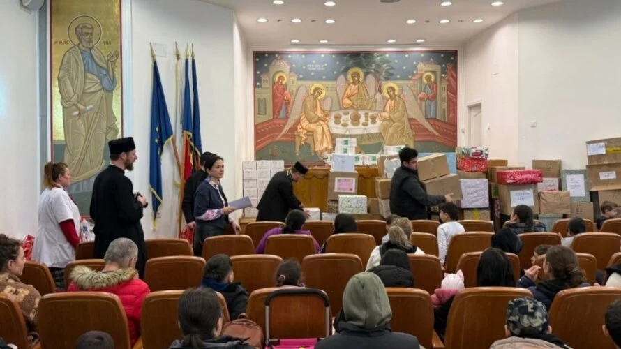 Protoieria Sector 3 și Parohia Târca-Vitan din Capitală au oferit pachete cu haine pentru peste 200 de copii