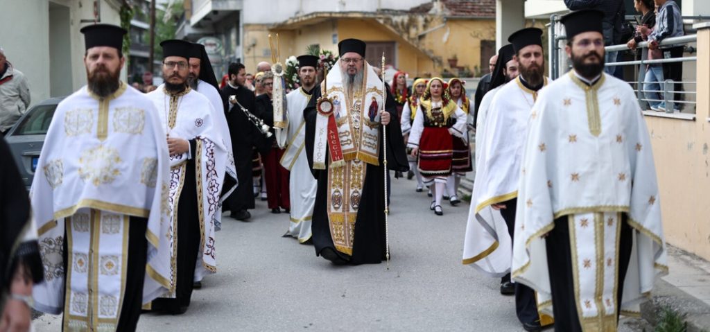 Η Λιτανεία της Θαυματουργού Εικόνας της Ζωοδόχου Πηγής στη Λάρισα