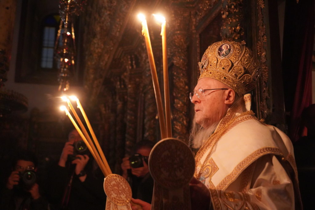 Ωρολόγιον των Ιερών Ακολουθιών της Μεγάλης Εβδομάδος και του Αγίου Πάσχα στον Πάνσεπτο Πατριαρχικό Ναό