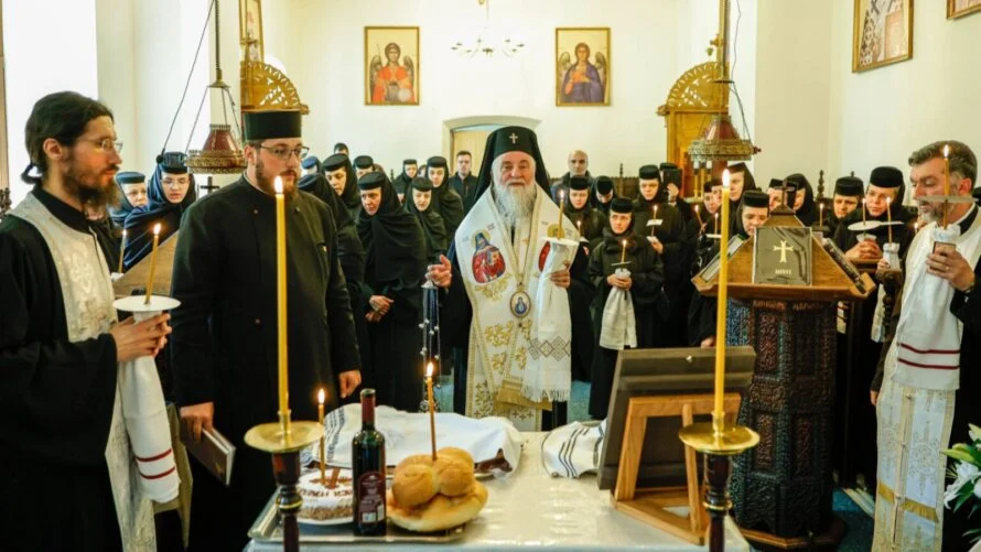 Deshumare la Tismana: Sf. Antonina a dus o viață cu adevărat de sfințenie, a spus Mitropolitul Irineu