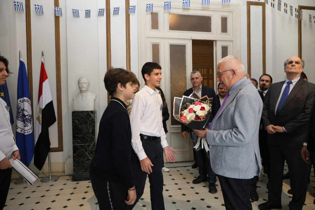 Ο Πρόεδρος της Βουλής στην καρδιά του Ελληνισμού στο Κάιρο: «Κρατάτε αναμμένη τη φλόγα της Ελλάδας στην Αίγυπτο»