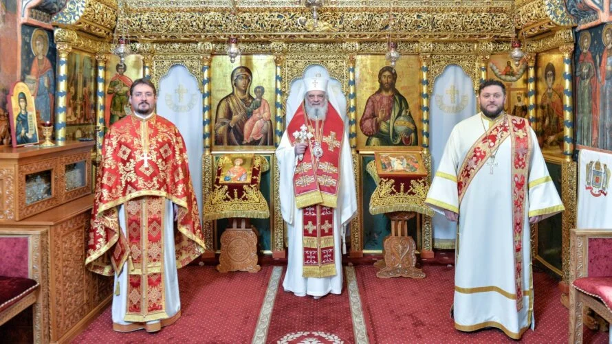 Patriarhul Daniel la hramul Paraclisului istoric: Sfântul Gheorghe ajută oamenii aflați în situații grele