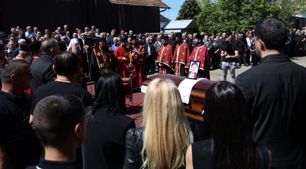 Патријарх Порфирије служио опело Мири Додик