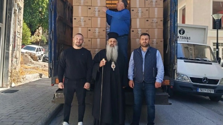 Έξι τόνοι προσφοράς και μια νέα «γέφυρα» στήριξης για τον Δήμο Μετεώρων