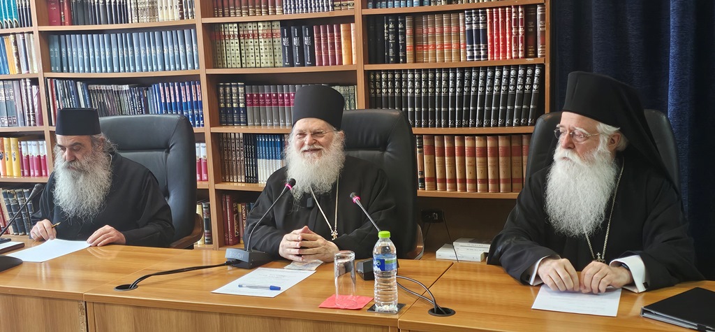 Ο Γέροντας Εφραίμ μίλησε στους Κληρικούς της Δημητριάδος: «Ο Θεός μας αγαπά όλους, με ιδιαίτερο τρόπο είναι στη ζωή μας»